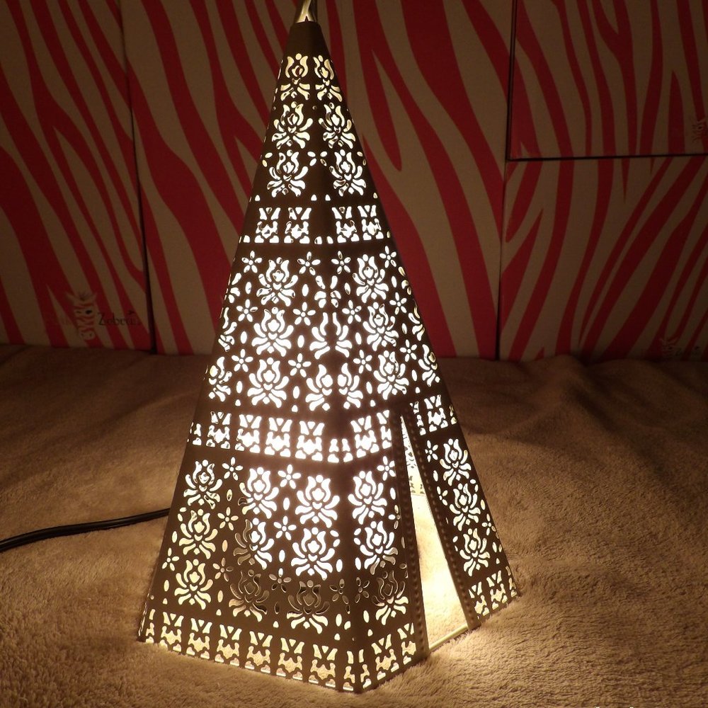teepee shade w/ your choice of glimmering light. Indigo, turquoise, orange,white
